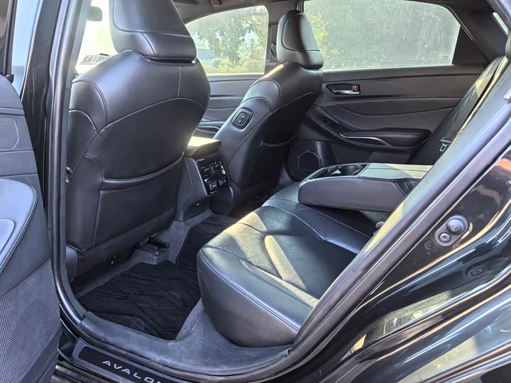 Фото 4 - Toyota Avalon