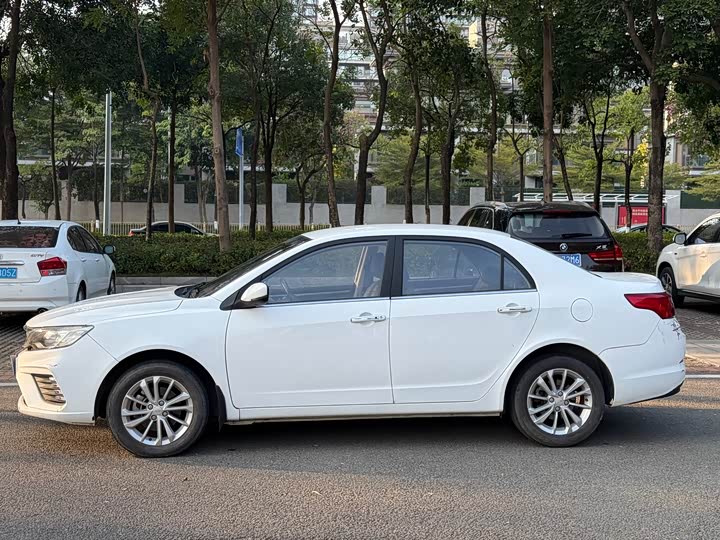 Фото 4 - Geely Vision