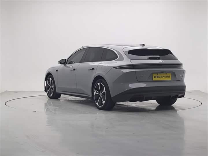 Фото 6 - Nio ET5T