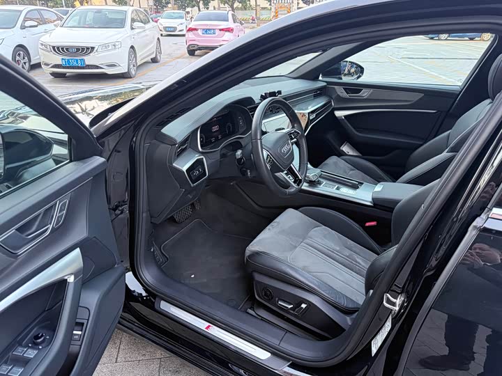 Фото 4 - Audi A6L