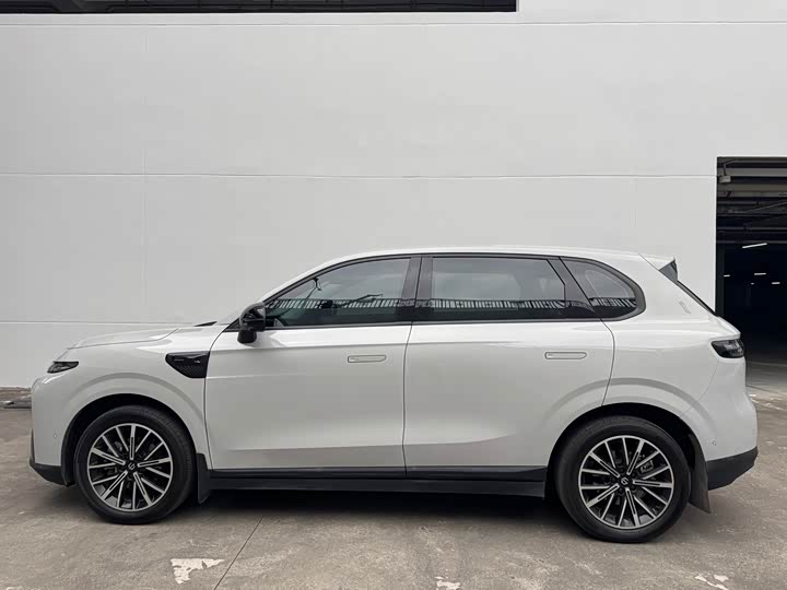 Фото 3 - Leapmotor B10