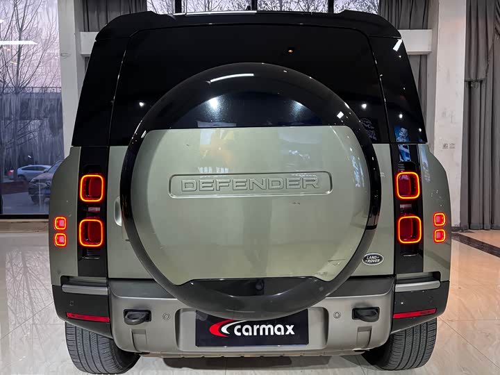 Фото 9 - Land Rover Defender