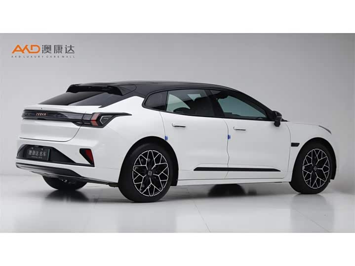 Фото 3 - Zeekr 001