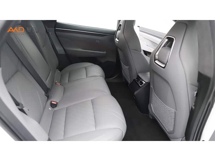 Фото 8 - Zeekr 001