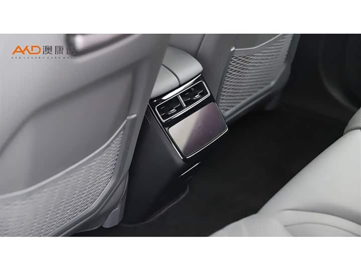 Фото 9 - Zeekr 001