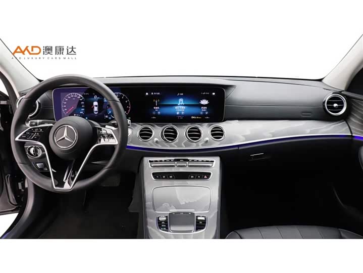 Фото 5 - Mercedes-Benz E-Class