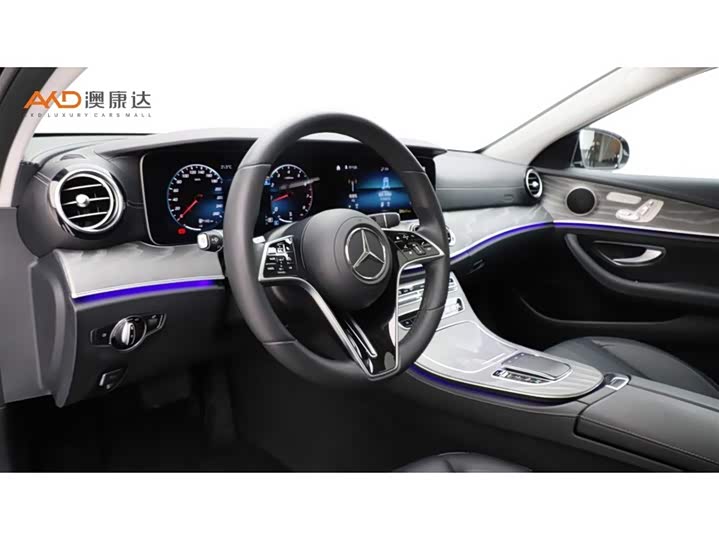 Фото 6 - Mercedes-Benz E-Class