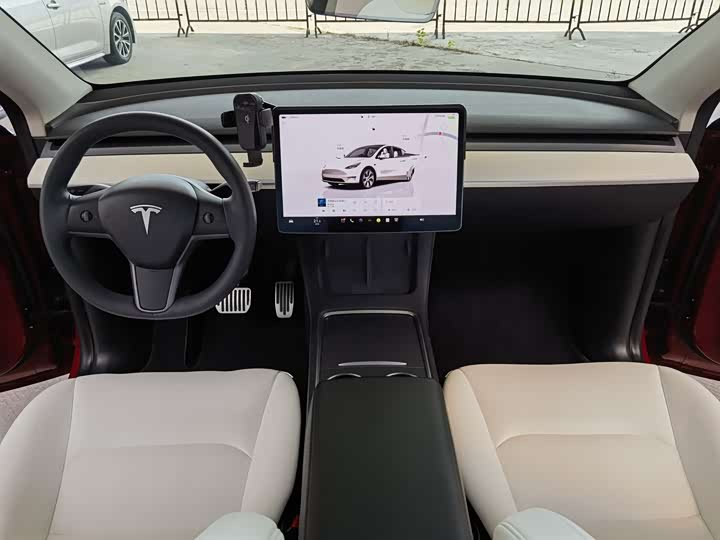 Фото 6 - Tesla Model Y