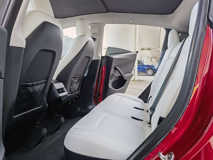 Фото 9 - Tesla Model Y