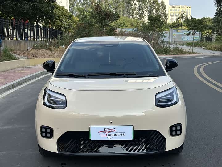 Фото 2 - GAC Aion UT