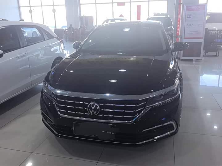 Фото 2 - Volkswagen Passat