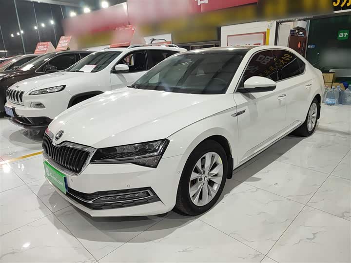 Фото 1 - Skoda Superb