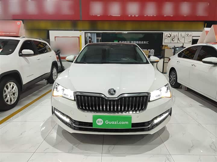 Фото 3 - Skoda Superb