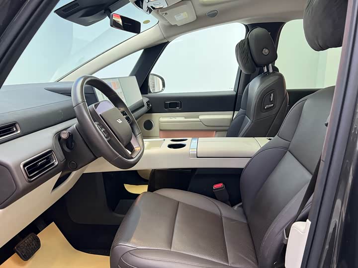 Фото 3 - LiXiang Mega