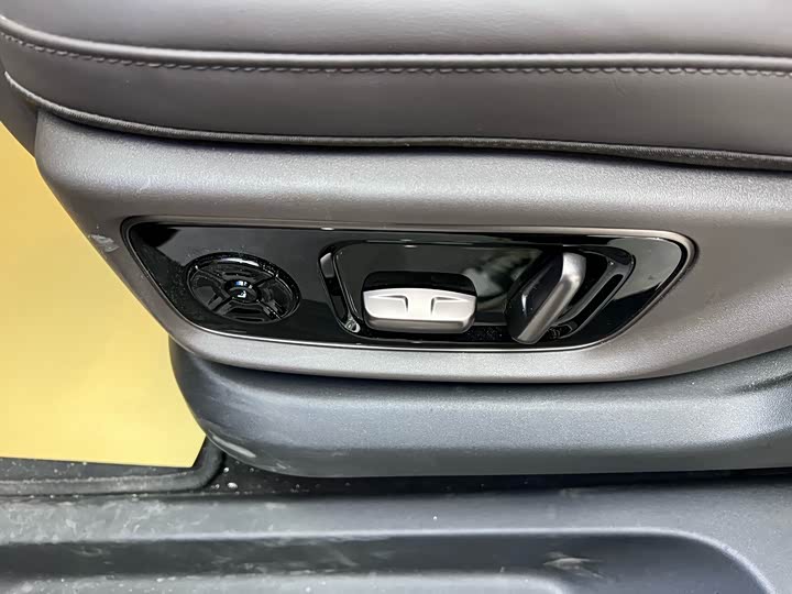 Фото 7 - LiXiang Mega