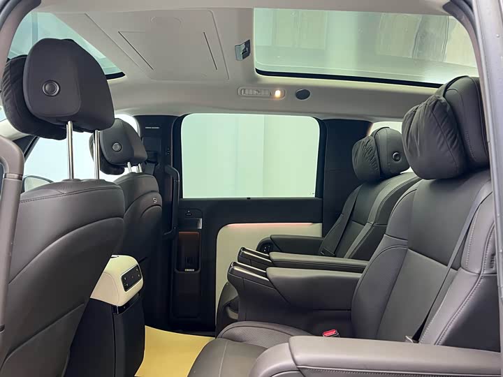 Фото 9 - LiXiang Mega