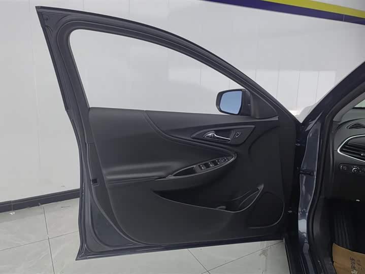 Фото 7 - Chevrolet Malibu XL