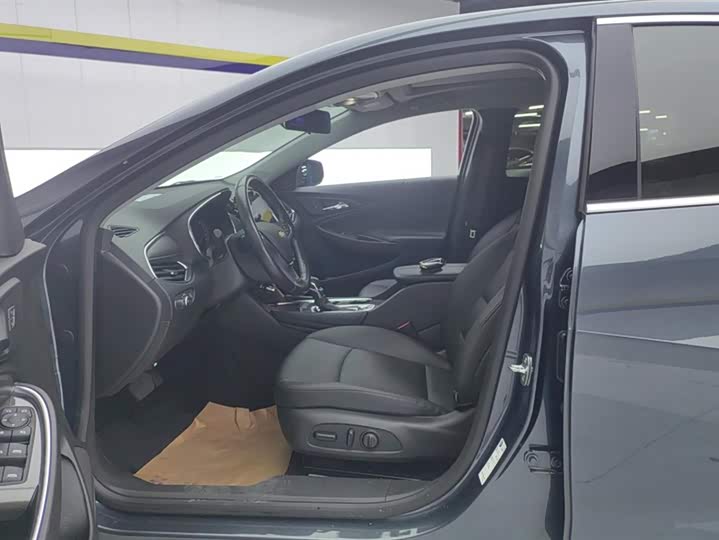 Фото 9 - Chevrolet Malibu XL