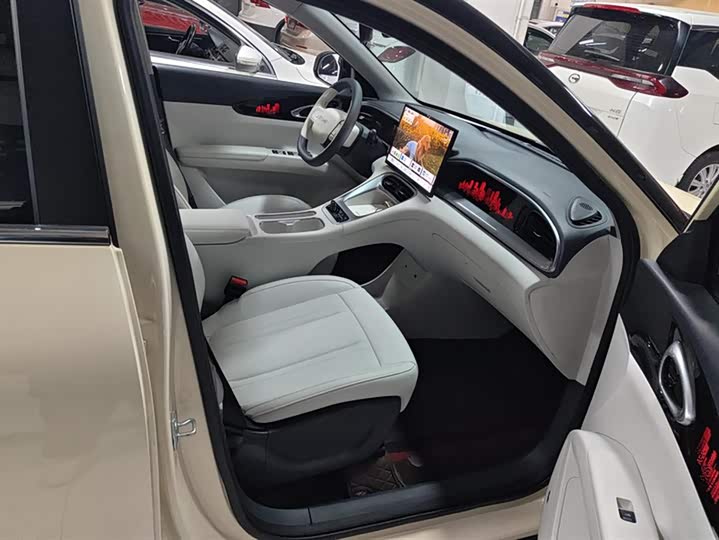 Фото 8 - Geely Galaxy Geome