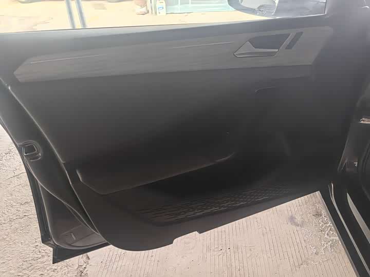 Фото 5 - Volkswagen Sagitar L