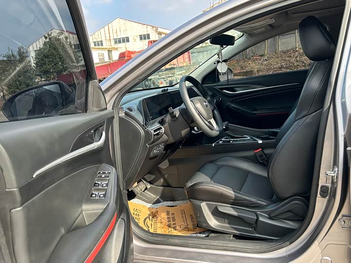 Фото 6 - Changan Eado Plus