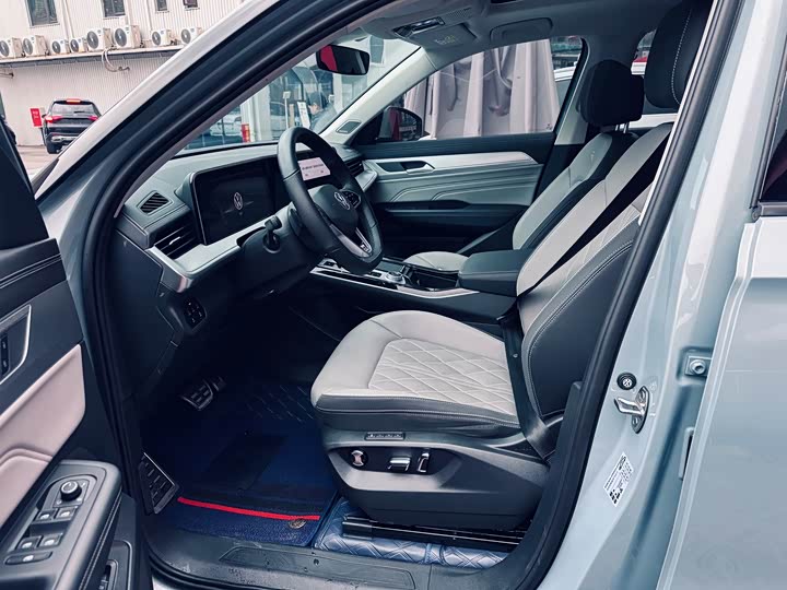 Фото 8 - Volkswagen Tavendor