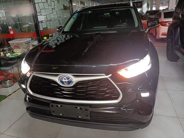 Фото 3 - Toyota Highlander