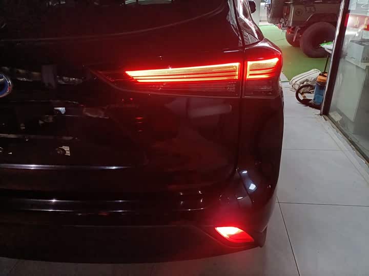 Фото 8 - Toyota Highlander