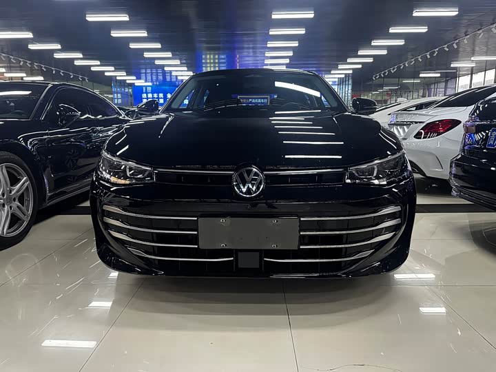 Фото 2 - Volkswagen Passat