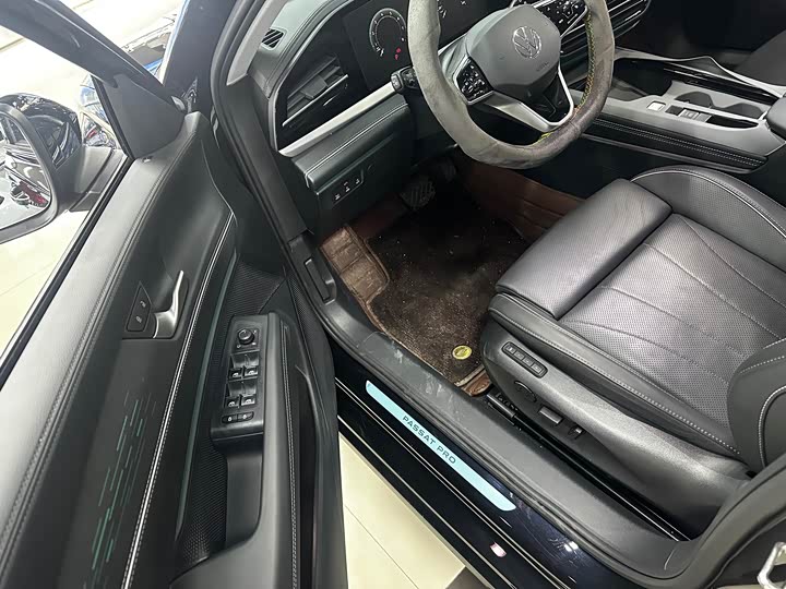 Фото 7 - Volkswagen Passat