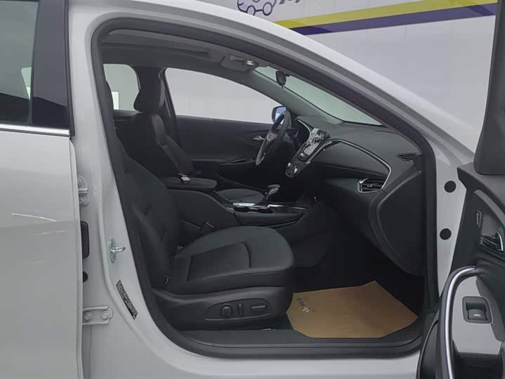 Фото 8 - Chevrolet Malibu XL