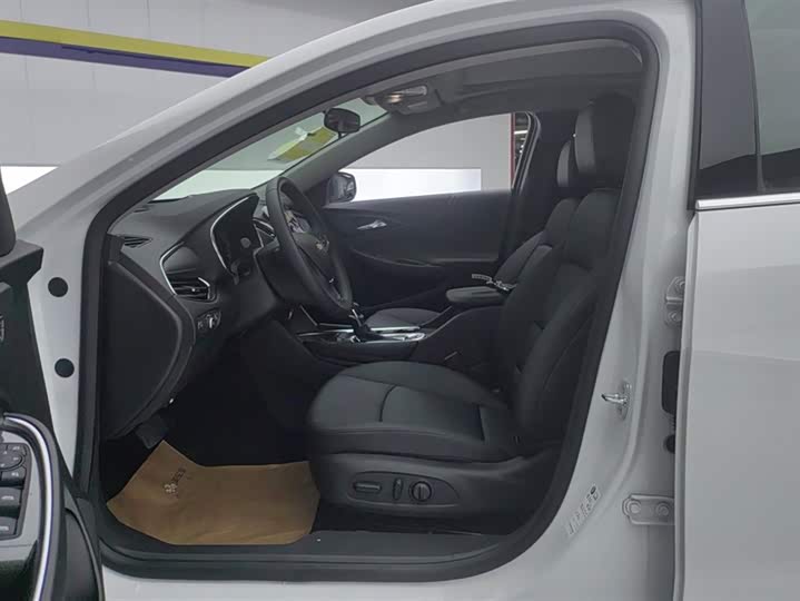 Фото 9 - Chevrolet Malibu XL