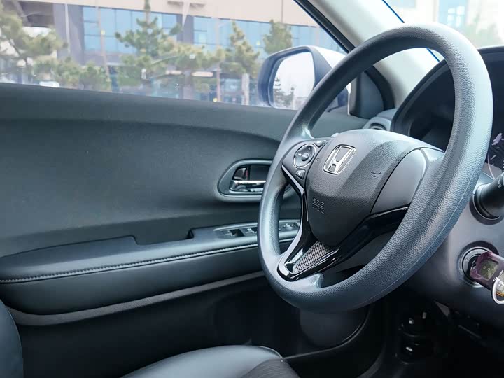 Фото 9 - Honda Vezel