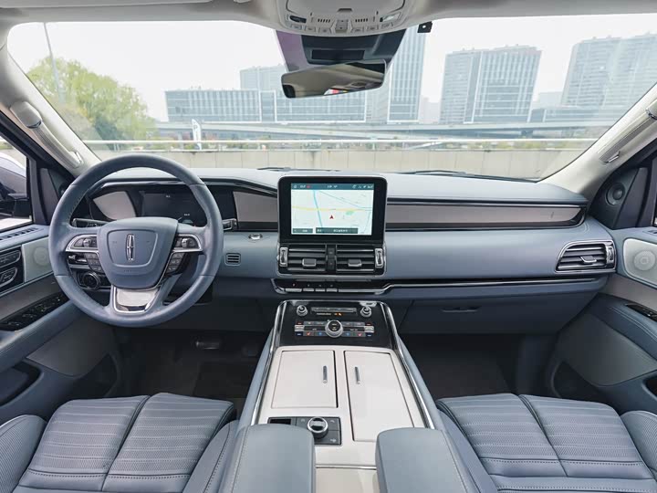 Фото 6 - Lincoln Navigator