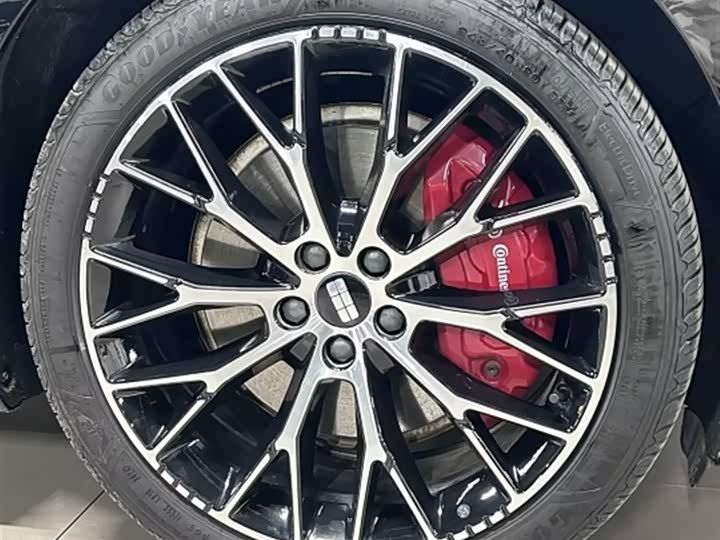 Фото 4 - Geely Galaxy E8