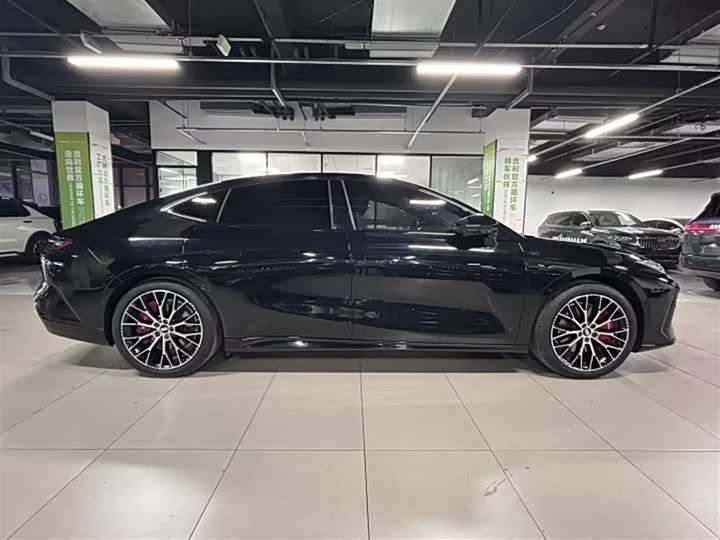 Фото 5 - Geely Galaxy E8