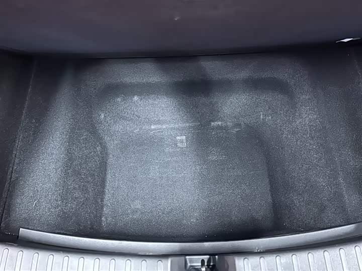 Фото 8 - Geely Galaxy E8