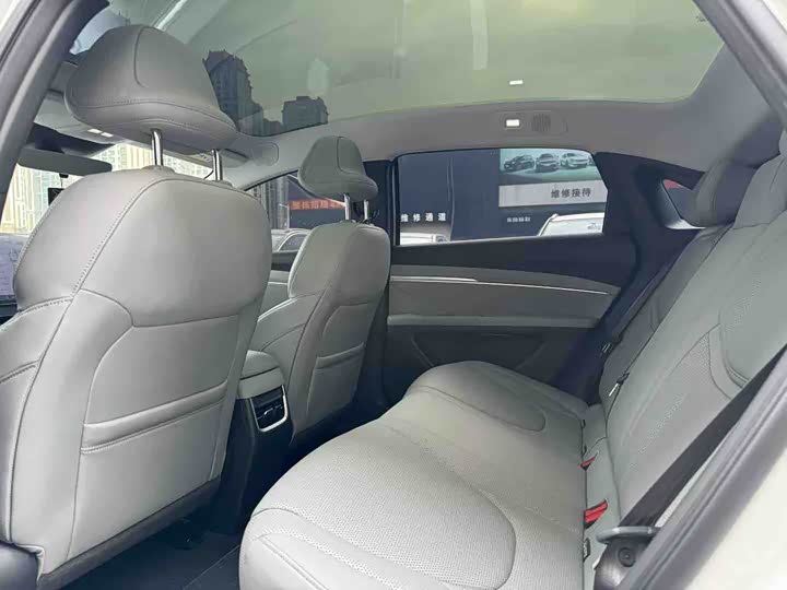 Фото 6 - XPeng Mona M03