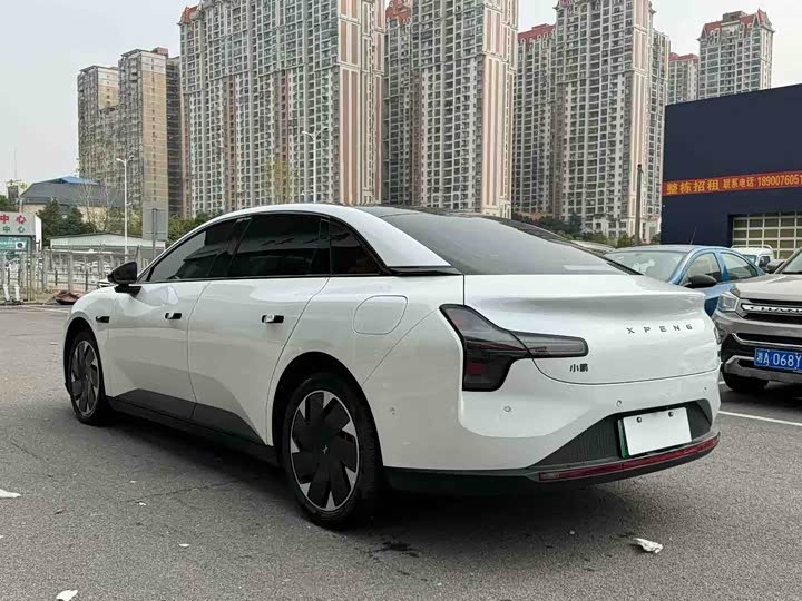 Фото 7 - XPeng Mona M03