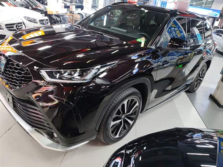 Фото 5 - Toyota Crown Kluger