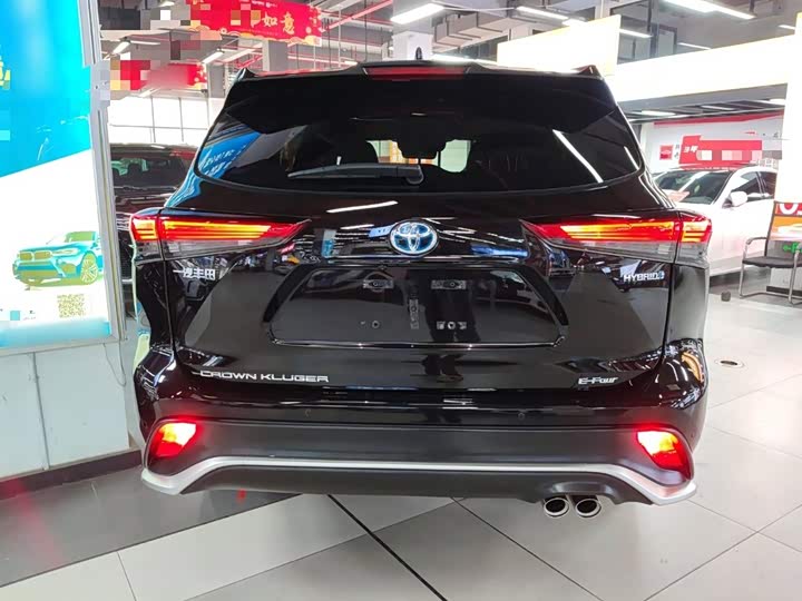 Фото 6 - Toyota Crown Kluger