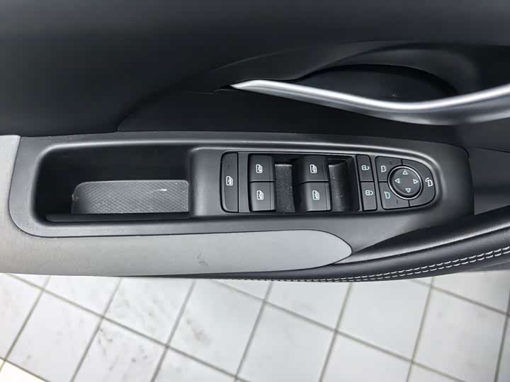 Фото 8 - BYD Sea Lion 05 DM-i Hybrid