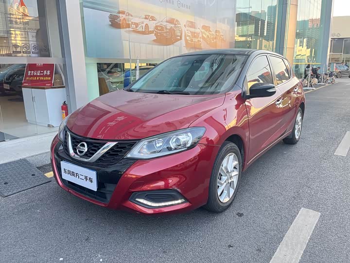 Фото 1 - Nissan Tiida