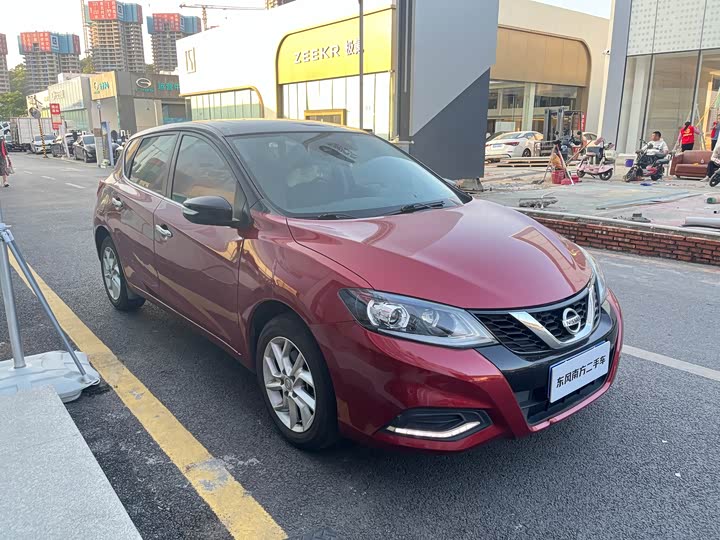 Фото 3 - Nissan Tiida