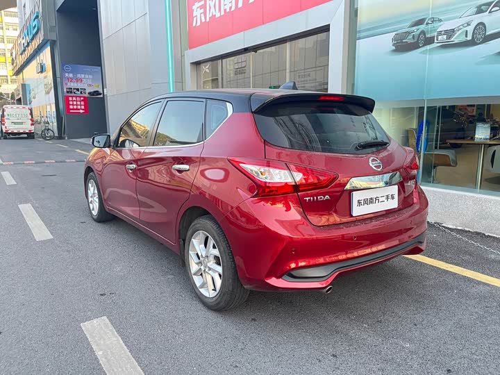 Фото 6 - Nissan Tiida