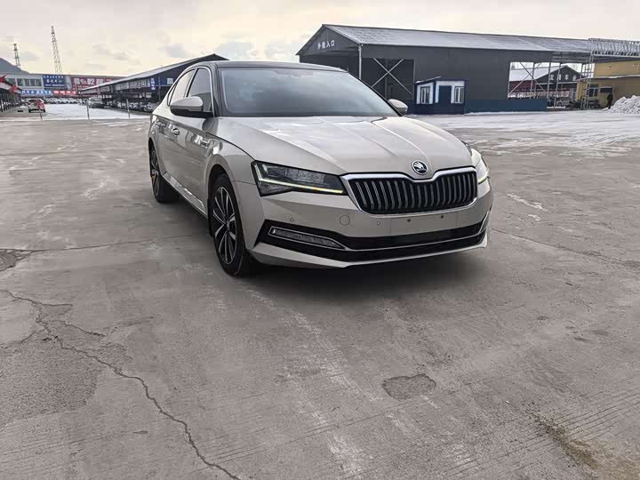 Фото 3 - Skoda Superb