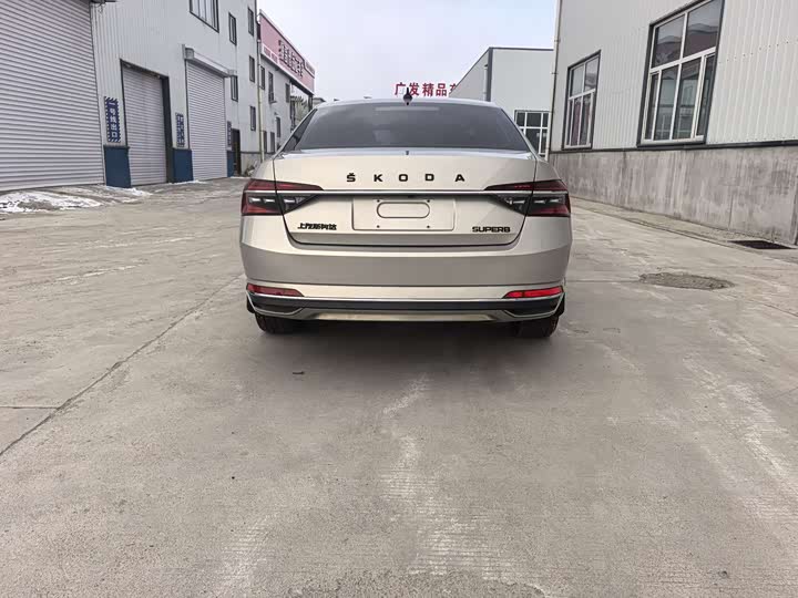 Фото 6 - Skoda Superb
