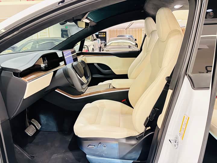 Фото 8 - Tesla Model X