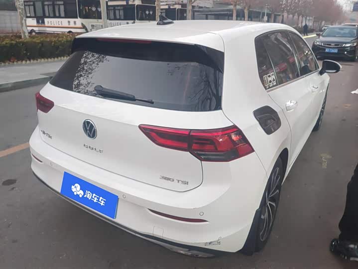 Фото 3 - Volkswagen Golf