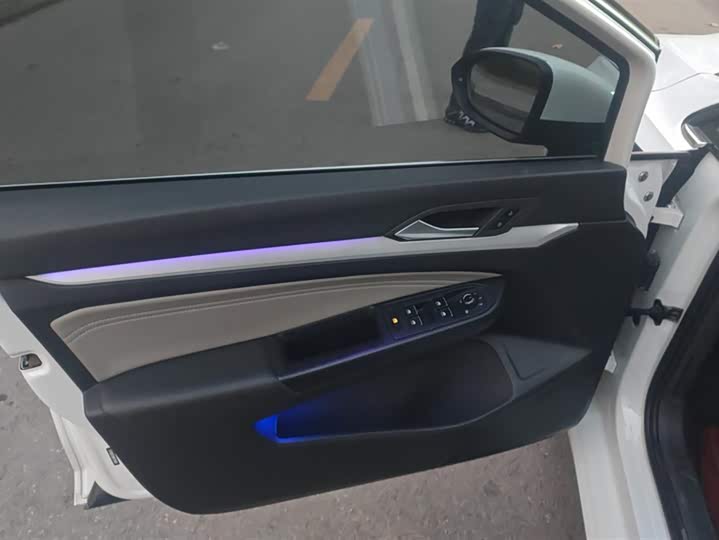 Фото 7 - Volkswagen Golf